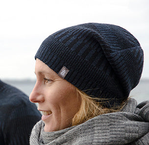 Mössa beanie 100% ull, unisex, midnattsblå-kolsvart