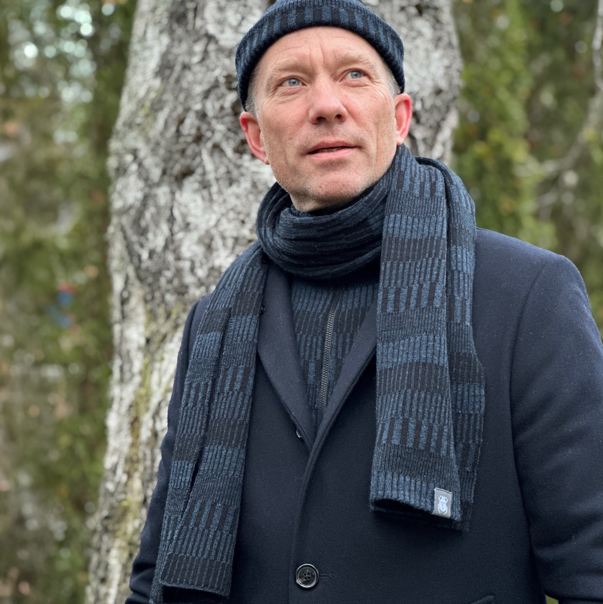 Halsduk sjal 100% ull, unisex, midnattsblå-kolsvart