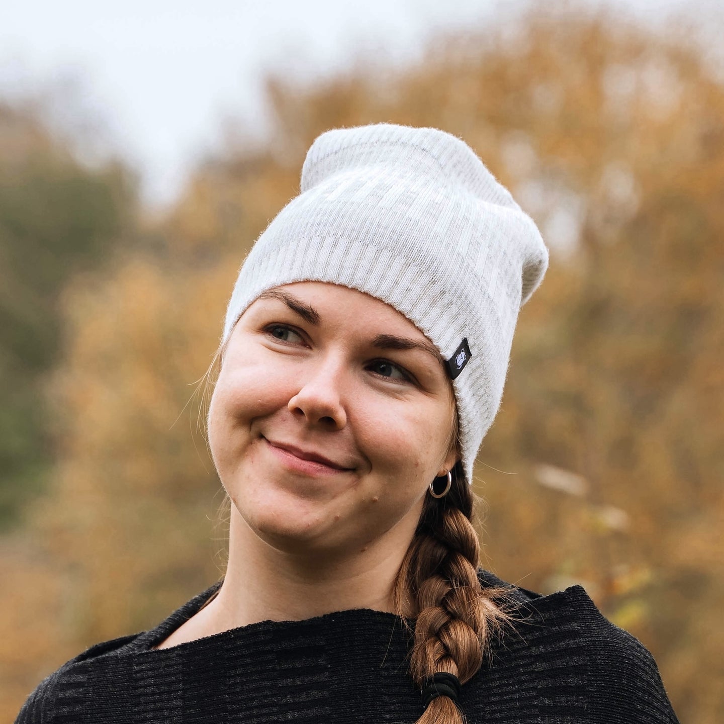 Mössa beanie 100% ull, unisex, snövit-sandgrå