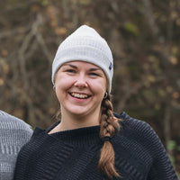 Mössa beanie 100% ull, unisex, snövit-sandgrå
