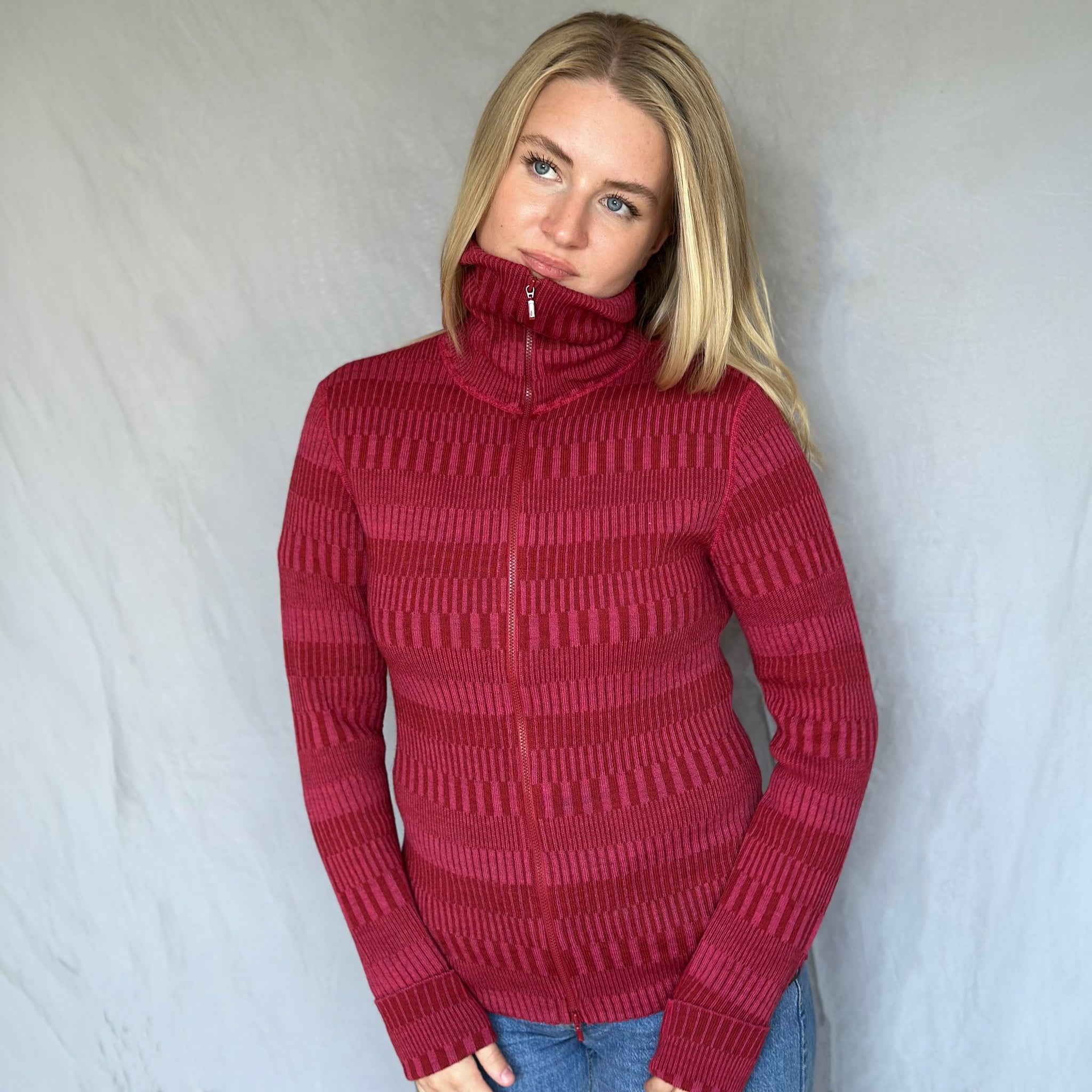 Kofta figursydd med hög krage 100% ull, dam, lingonröd-hallonrosa