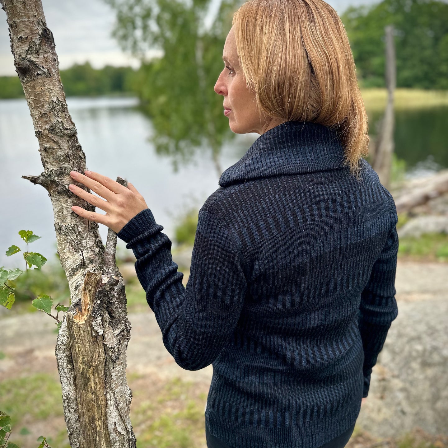 Kofta figursydd med hög krage 100% ull, dam, midnattsblå-kolsvart