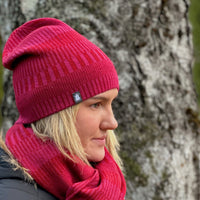 Mössa beanie 100% ull, unisex, lingonröd-hallonrosa