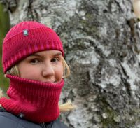 Mössa beanie 100% ull, unisex, lingonröd-hallonrosa