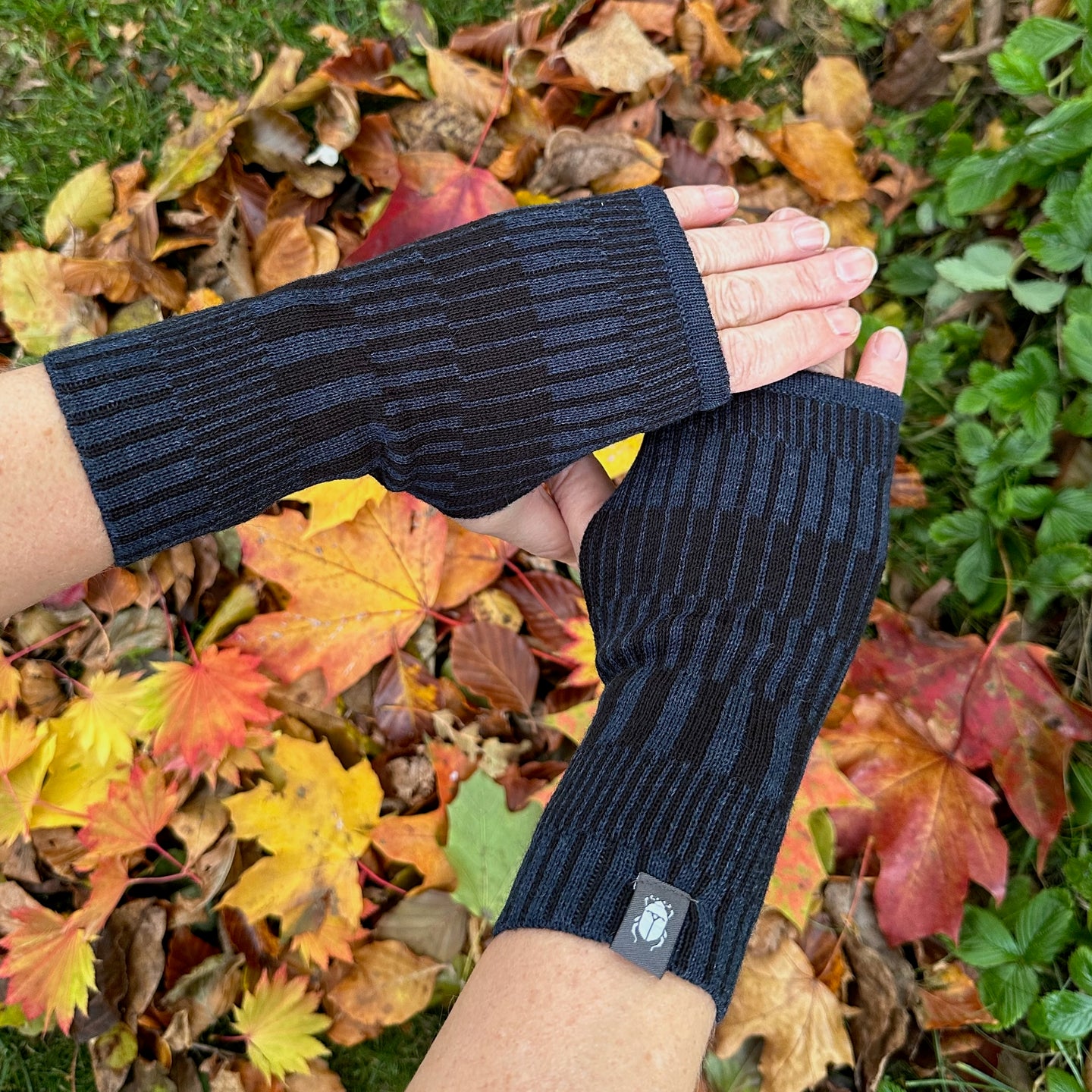 Handledsvärmare torgvantar 100% ull, unisex, midnattsblå-kolsvart