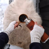 Handledsvärmare torgvantar 100% ull, unisex, snövit-sandgrå