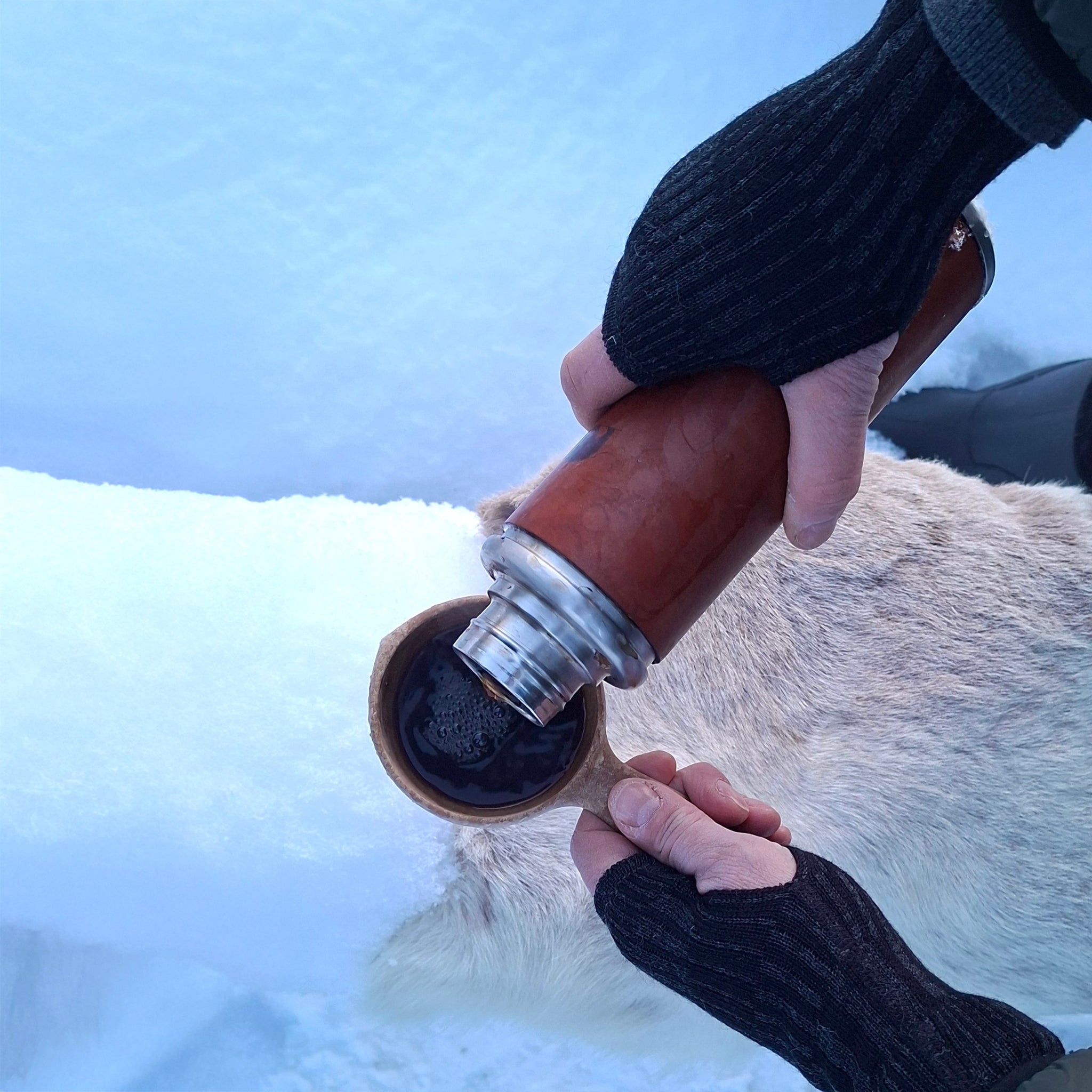 Handledsvärmare torgvantar 100% ull, unisex, grafitgrå-kolsvart